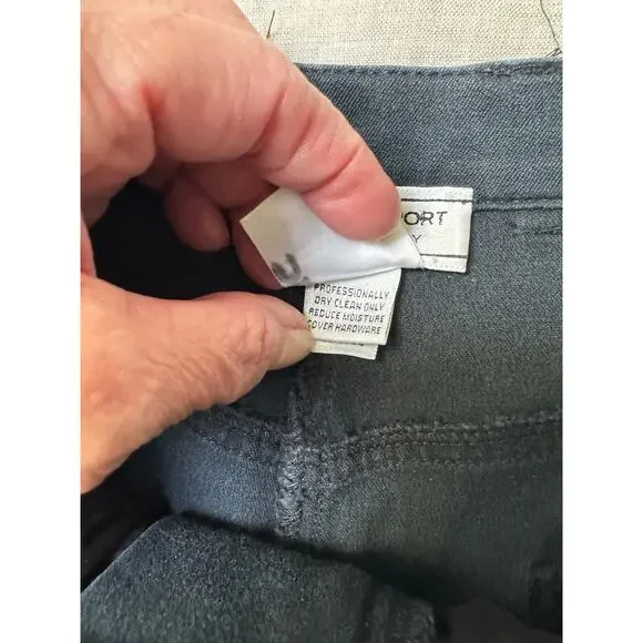 St. John Sport Black Straight Leg Jeans 8 - Picture 11 of 11